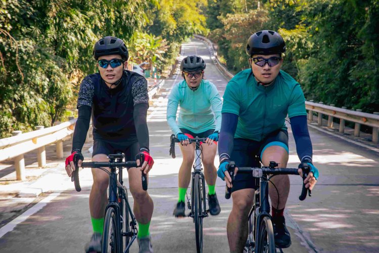 12 Benefits of Cycling, Plus Safety Tips
