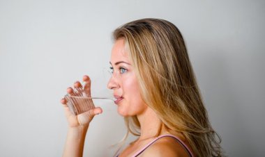 Top 8 Signs That You’re Drinking Contaminated Water