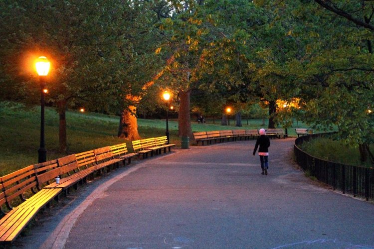 Surprising health benefits of walking after dinner