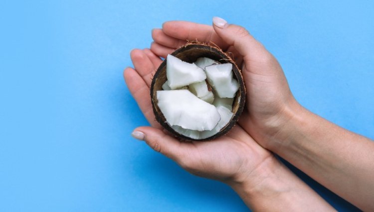 Benefits of eating raw coconut