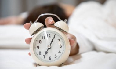 Snooze to Success: How a Good Night's Sleep Is Your Ultimate Workout