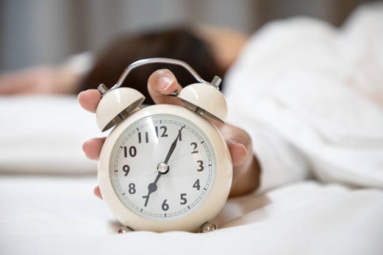 Snooze to Success: How a Good Night's Sleep Is Your Ultimate Workout